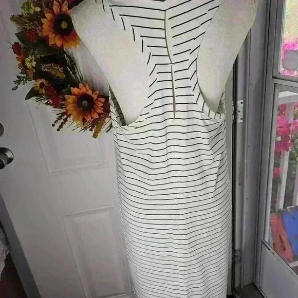 Old navy women's active wear Maxi dress white with black stripes Stretchy size L - Picture 3 of 3